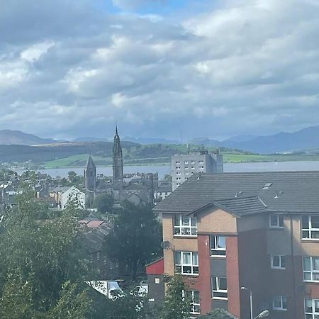 Spacious One Bedroom Flat, Entire Property. Greenock Exteriör bild